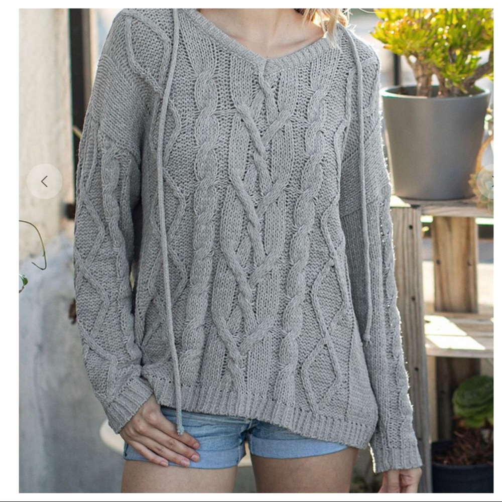 Boho Chic Cable Knit hooded sweater - Picture 4 of 5